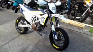 701 SUPERMOTO 2017